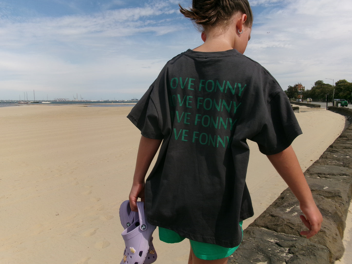 LOVE FONNY Tee - Charcoal