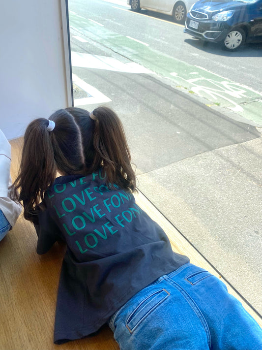 LOVE FONNY Tee - Charcoal